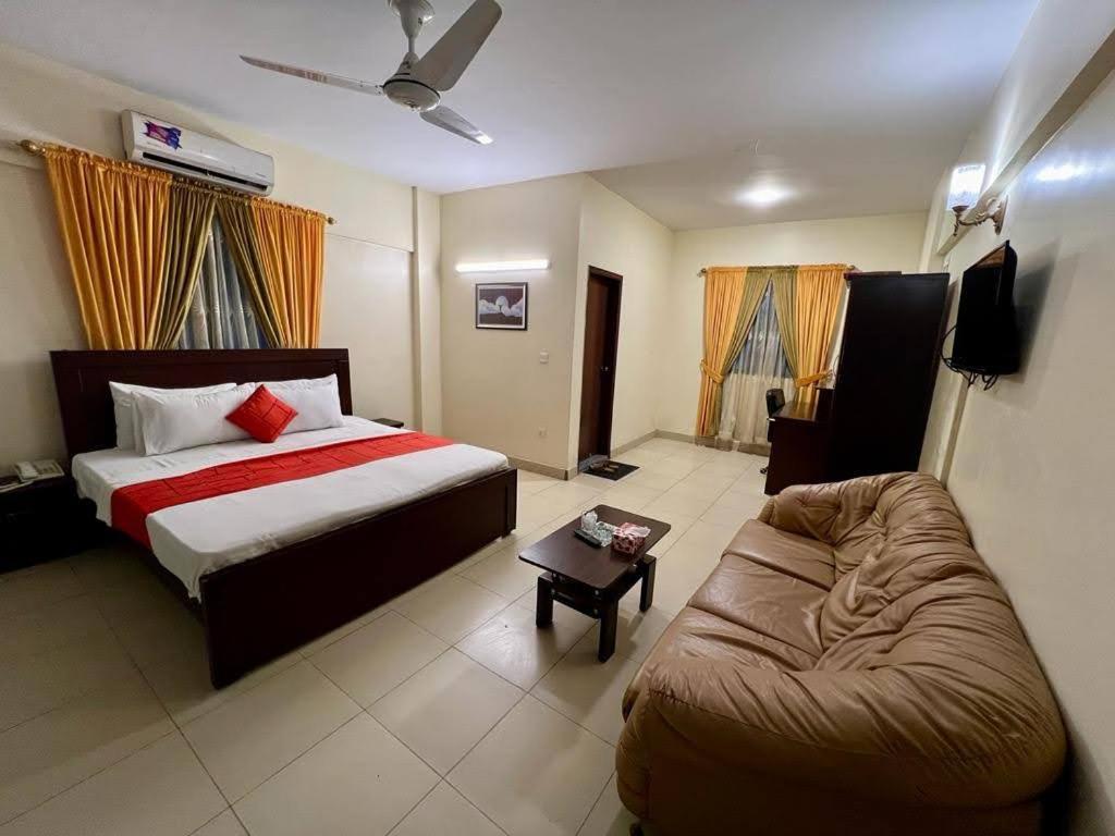 Hotel Rooms Dha Karachi Exterior photo