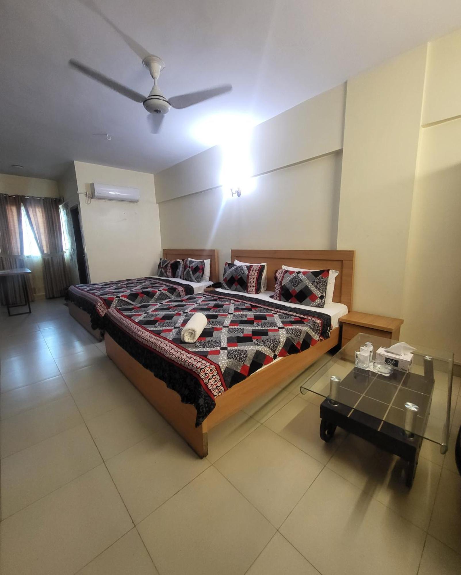 Hotel Rooms Dha Karachi Exterior photo