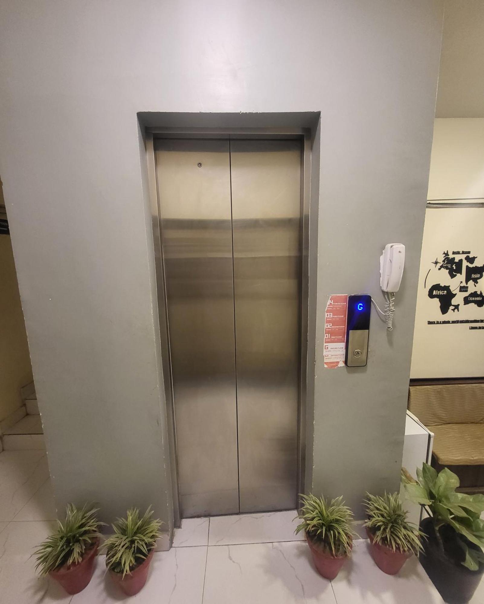 Hotel Rooms Dha Karachi Exterior photo