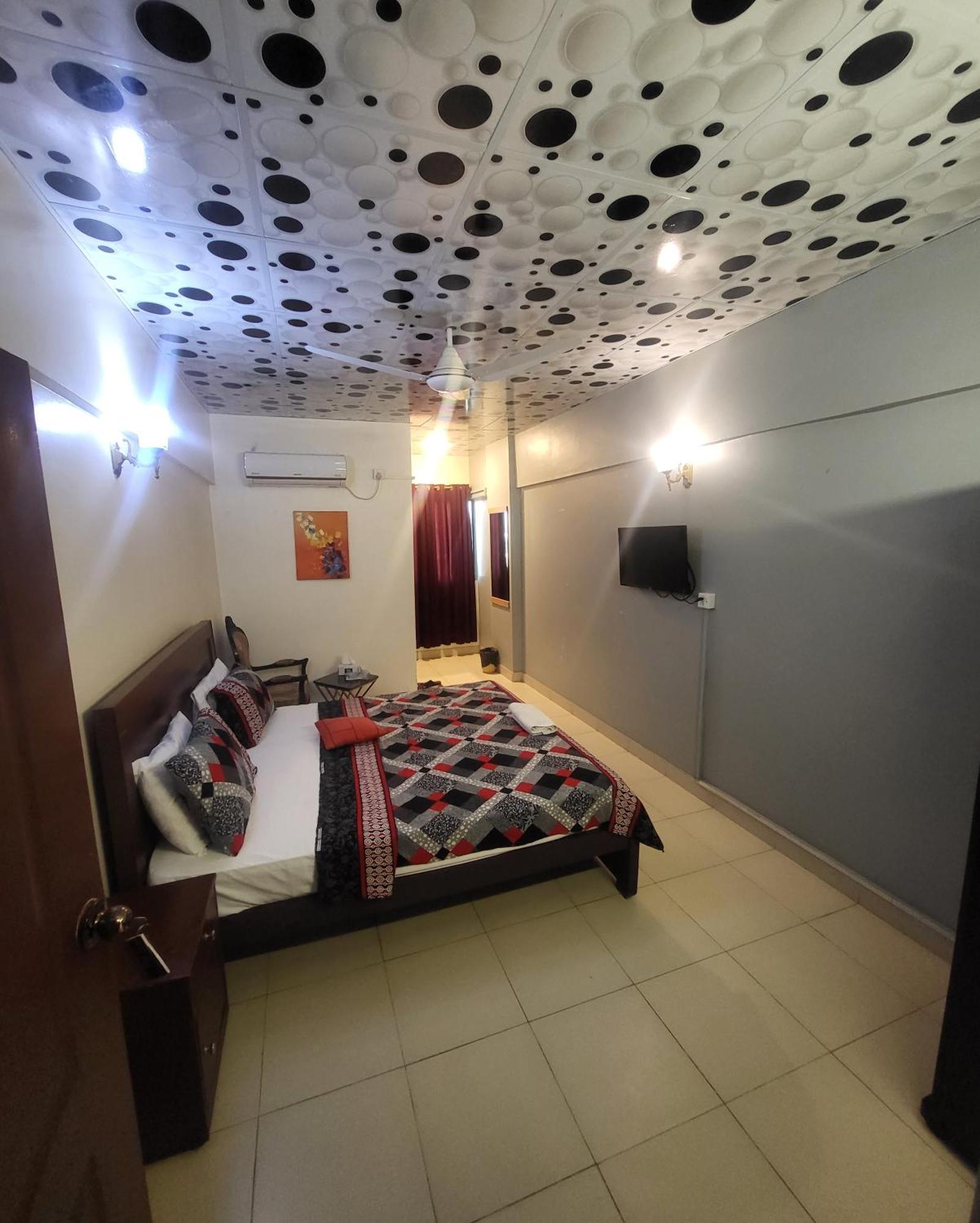 Hotel Rooms Dha Karachi Exterior photo